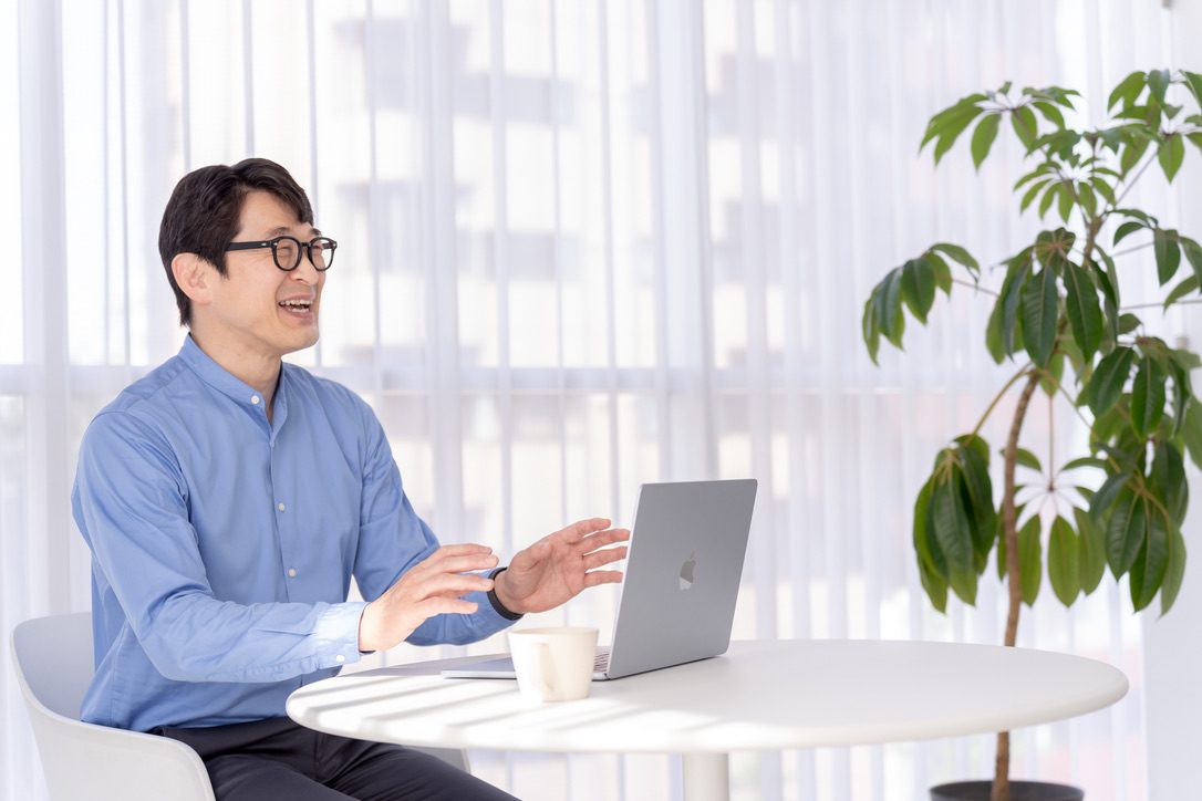 オンラインで受講生をサポートする講師